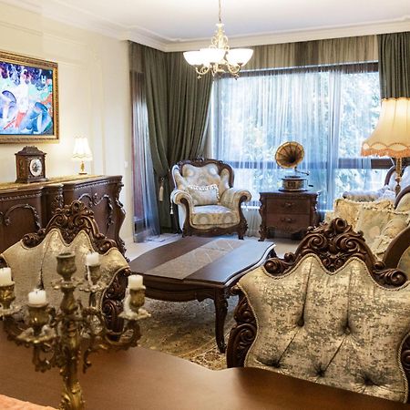 Central Luxury Antique Apartment Varna Exteriör bild