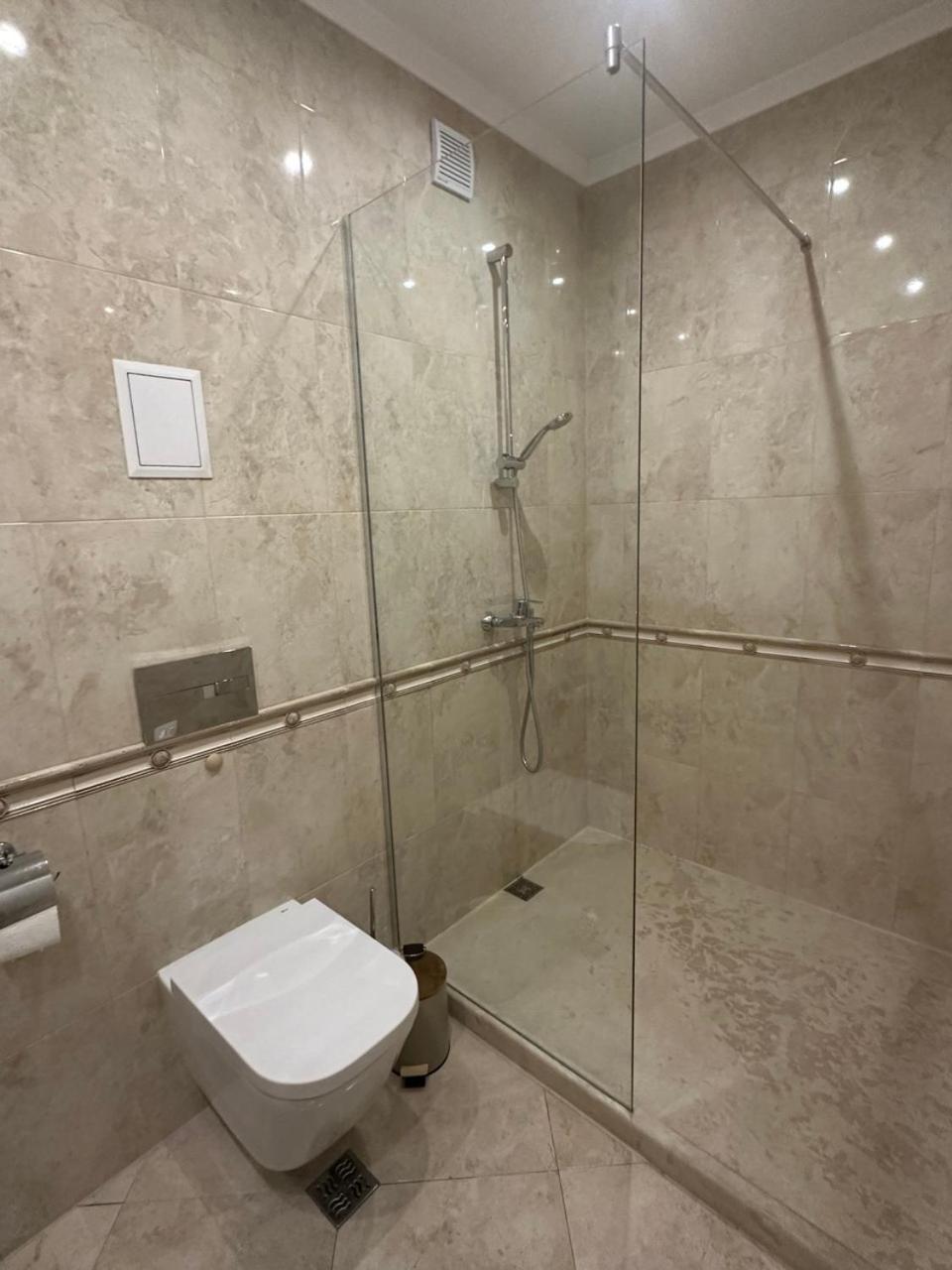 Central Luxury Antique Apartment Varna Exteriör bild