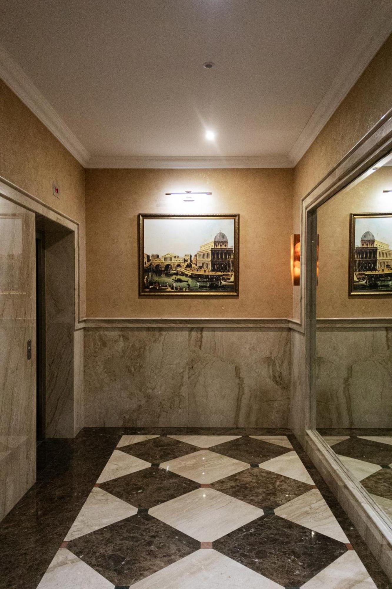 Central Luxury Antique Apartment Varna Exteriör bild